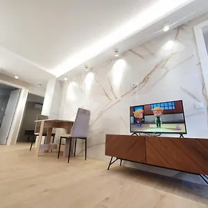 https://salou-apartamento-con-piscina.catalonia-hotels.com